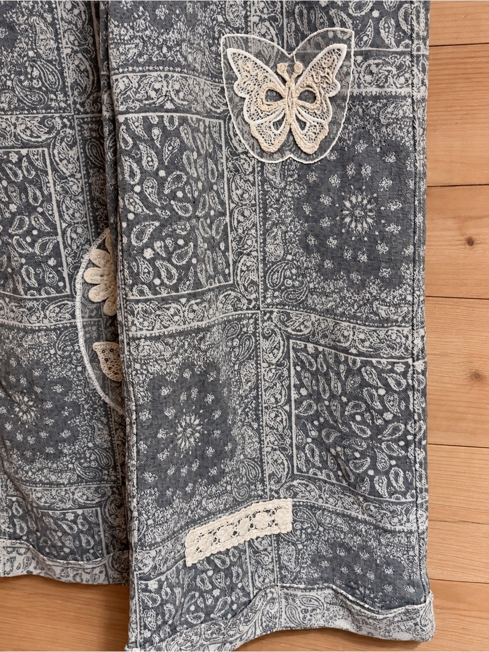 POL Paisley Wide Leg Overalls Crochet Star Butterfly Lace Gray Medium - Picture 6 of 8